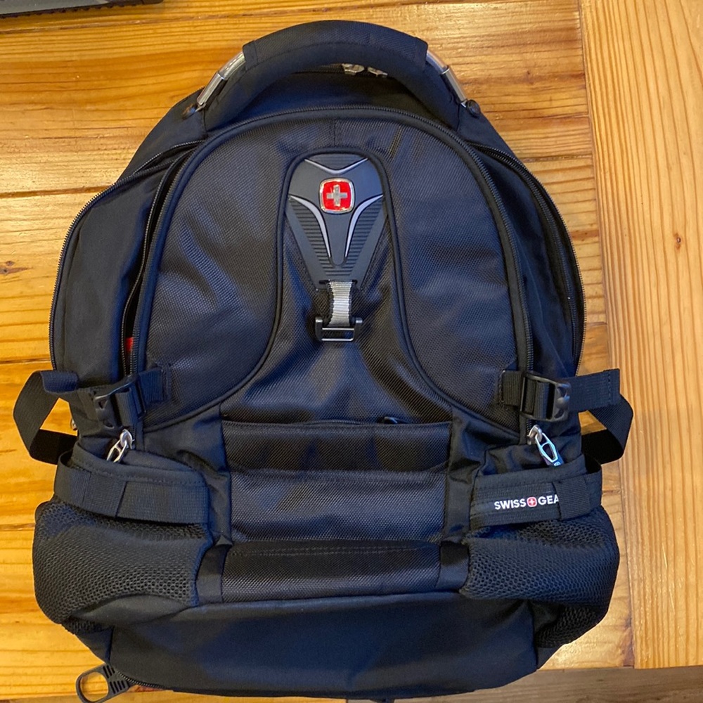 Swissgear 2769 ScanSmart Laptop Backpack - Black. Unisex. Used once.